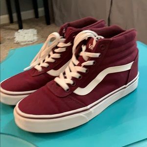 Women’s high top maroon Vans